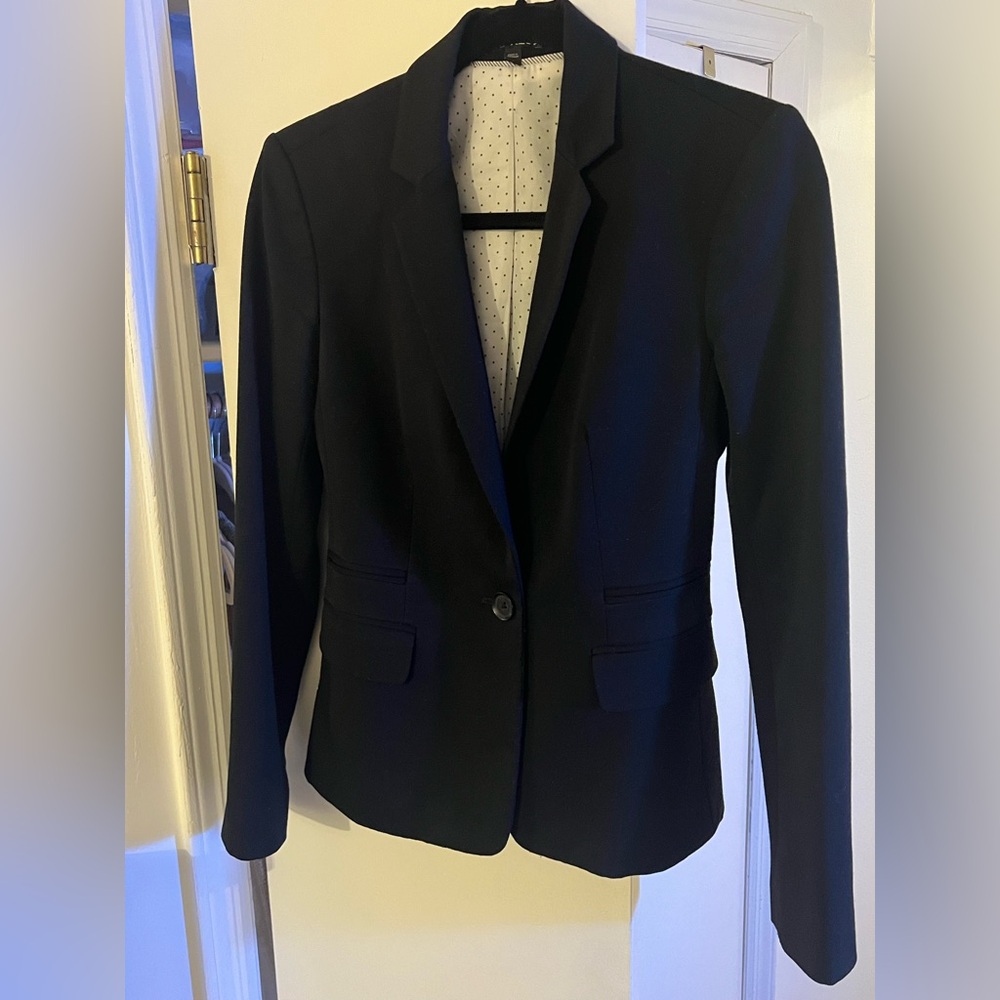 Black fitted Express blazer